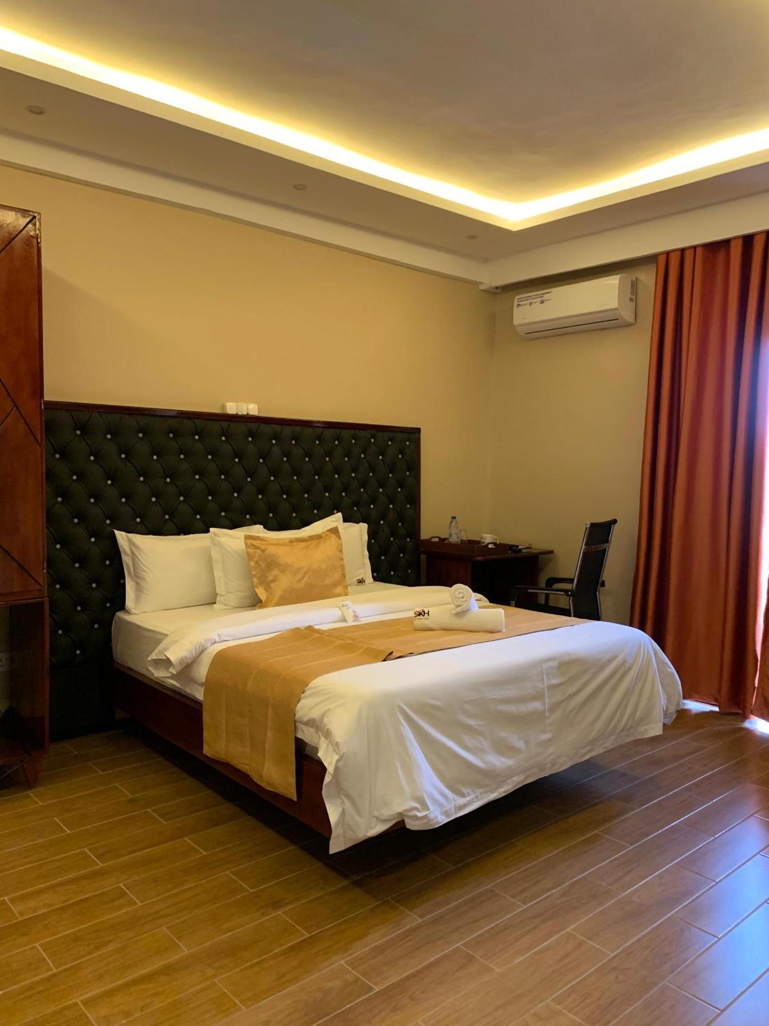 Sky Kenako Hotel Kribi Exterior foto